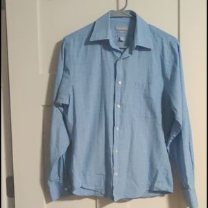 LAST CHANCE Van Heusen button up shirt